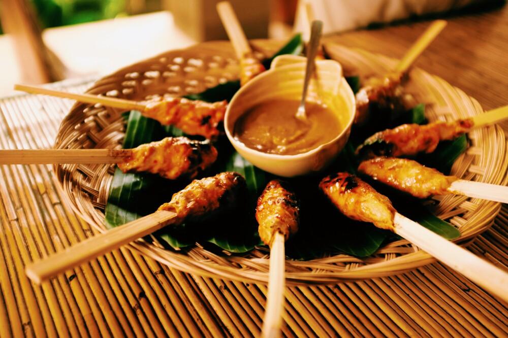 Món sate lilit của Indonesia