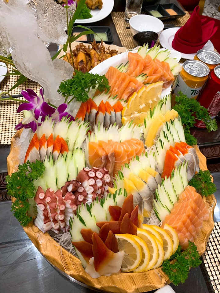 Sashimi cá tại nhà hàng hải sản San Hô Đỏ Nguyễn Thị Thập Hà Nội 4